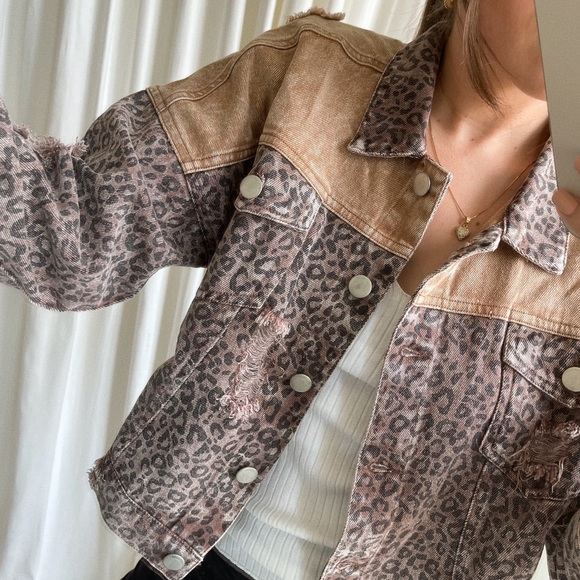 • LEOPARD JACKET - Picture 2 of 8